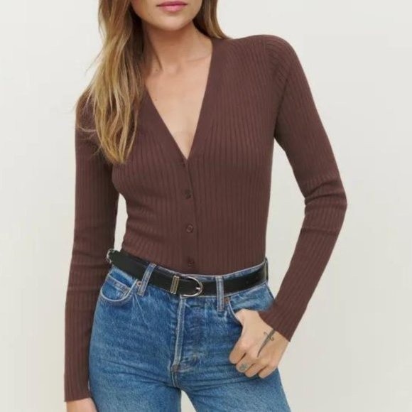 Reformation Sweaters - Reformation $128 Gilda Ribbed V-Neck Cardigan in Cafe (Dark Brown) Size Large